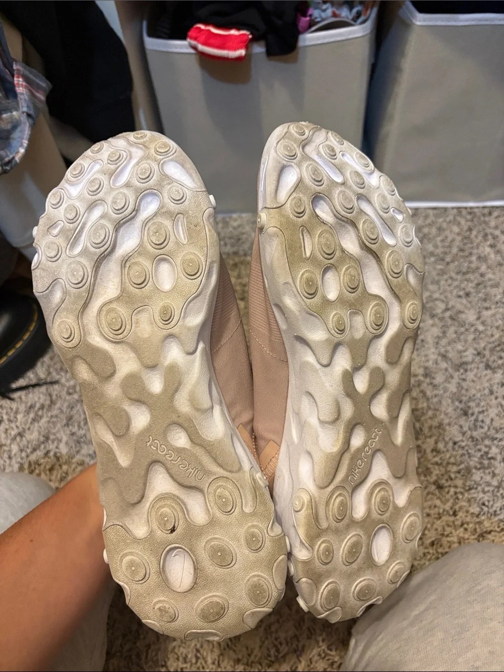 Women’s Nike react - Picture 2 of 2